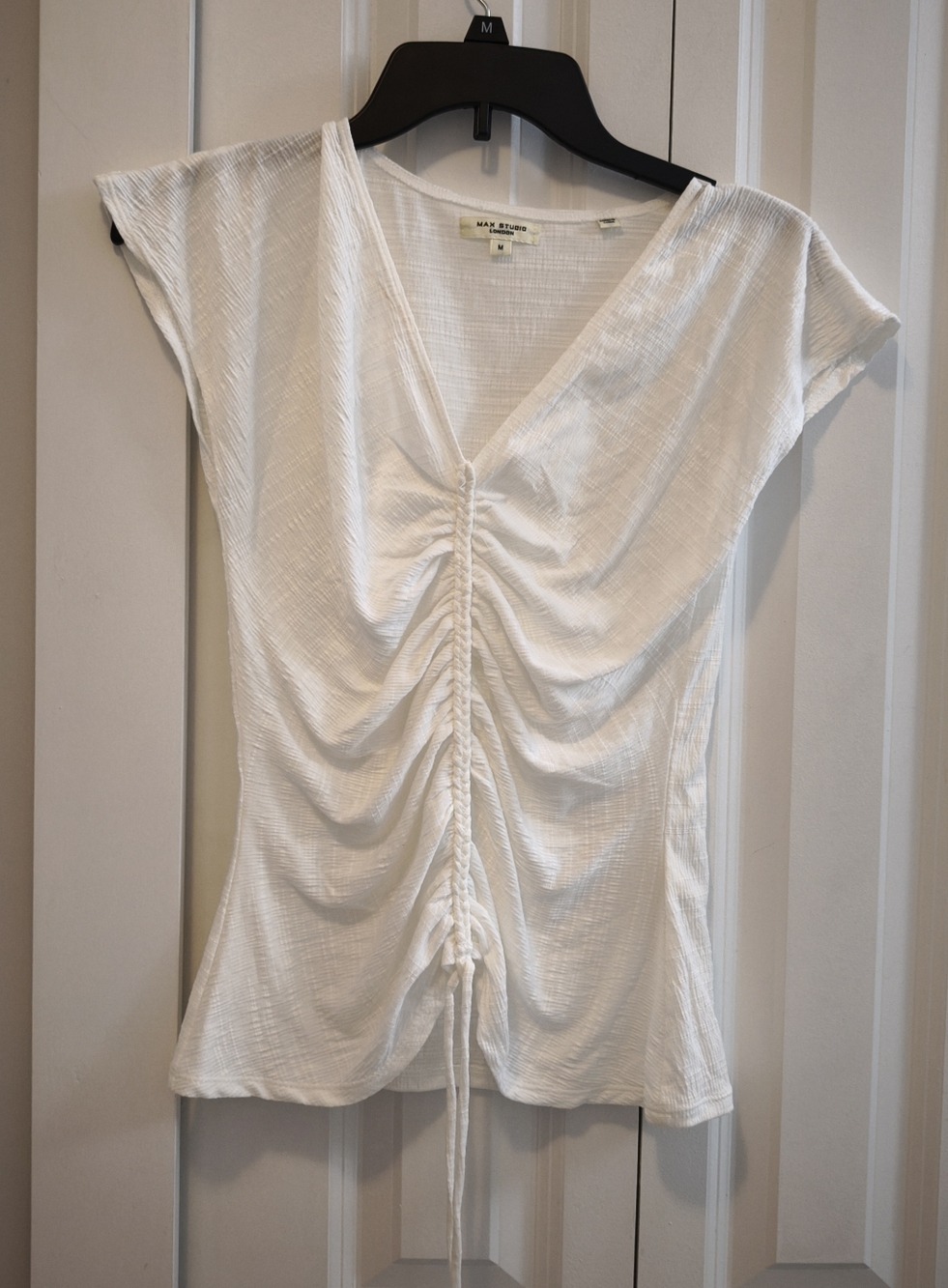 Max Studio White Ruched V-Neck Short Sleeve Top